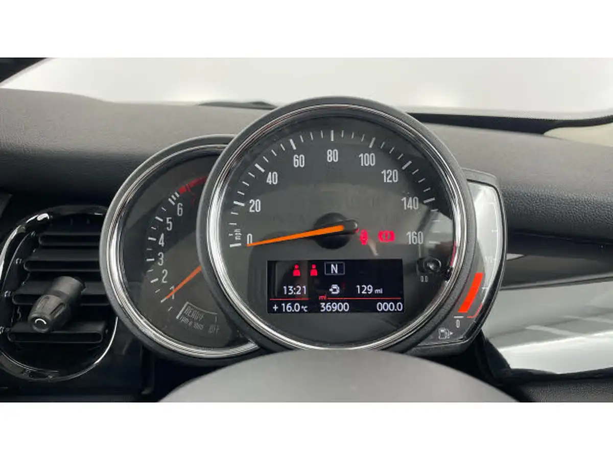 2022-mini-cooper-15-cooper-classic-hatchback-3d-big-8