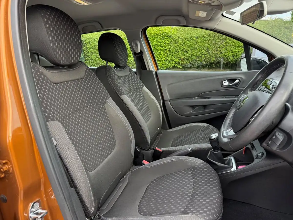 2017-renault-captur-09-tce-dynamique-nav-big-31