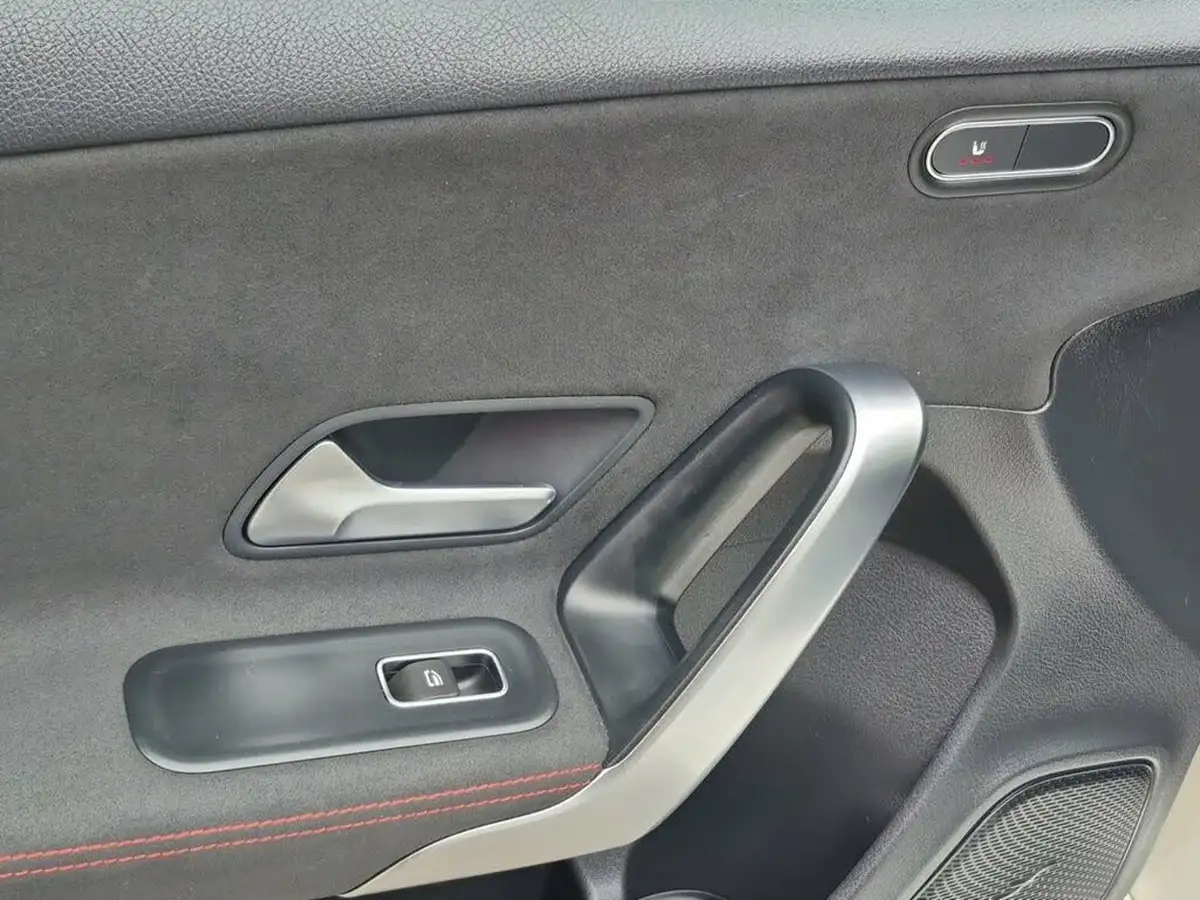 2019-mercedes-benz-a-class-20-a250-amg-line-premium-hatchback-5d-big-16