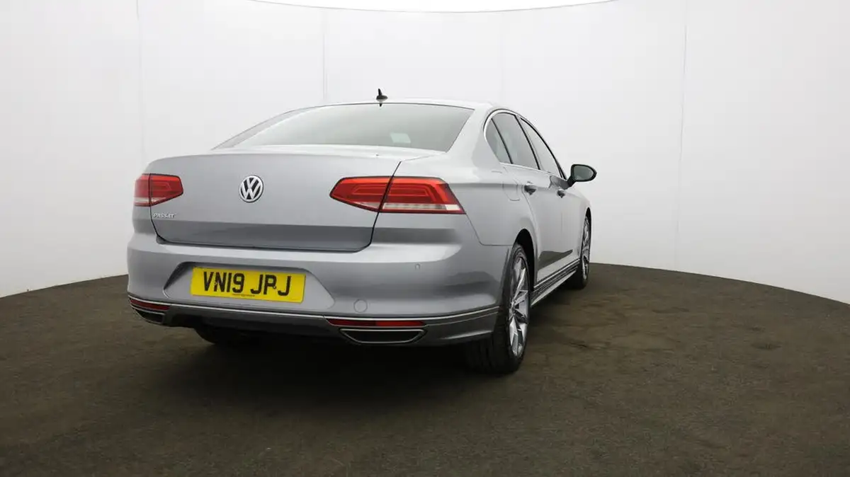 2019-volkswagen-passat-20tdi-r-line-150ps-scr-saloon-4d-big-53