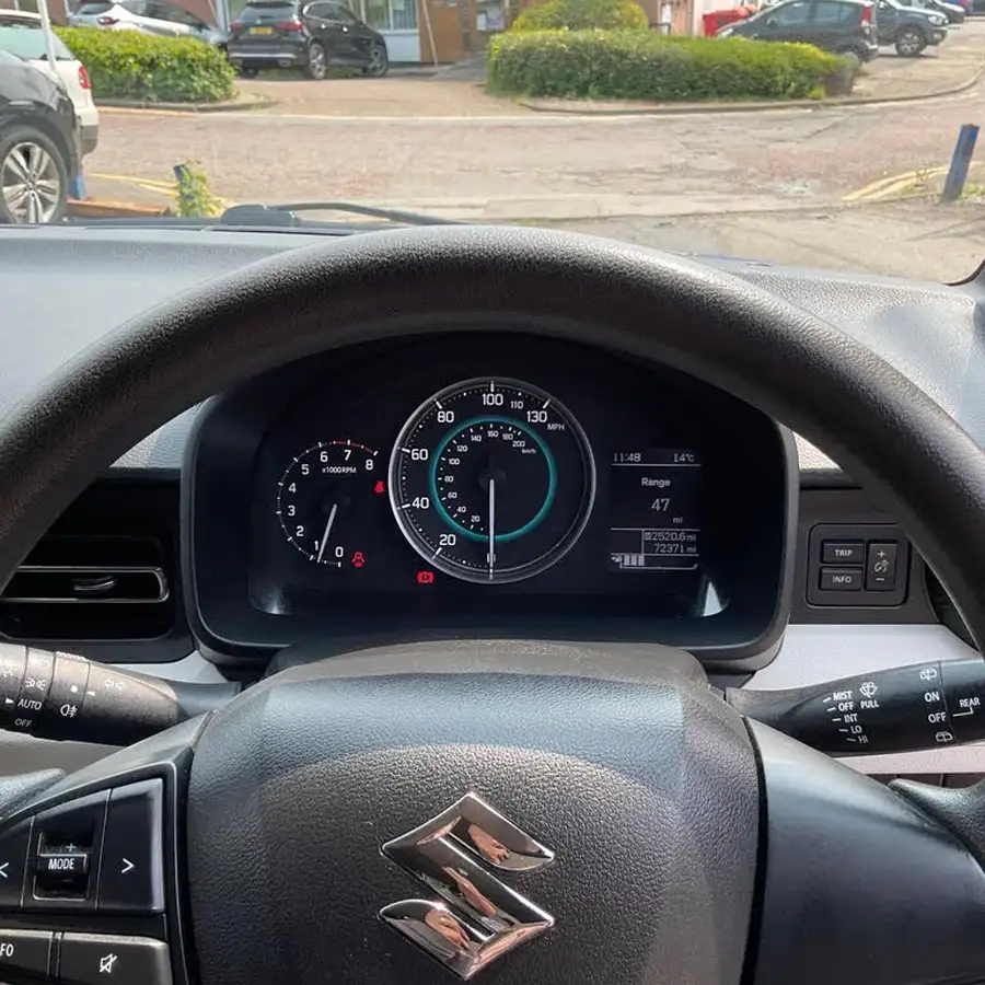 2017-suzuki-ignis-12-dualjet-sz-t-big-15