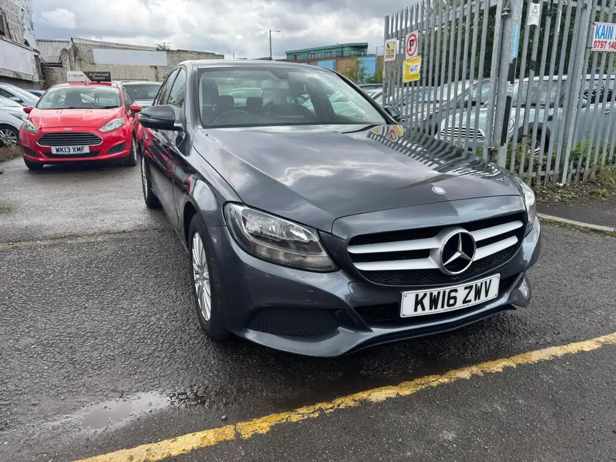2016-mercedes-benz-c-class-16d-c200d-se-ss-saloon-4d-auto-big-35