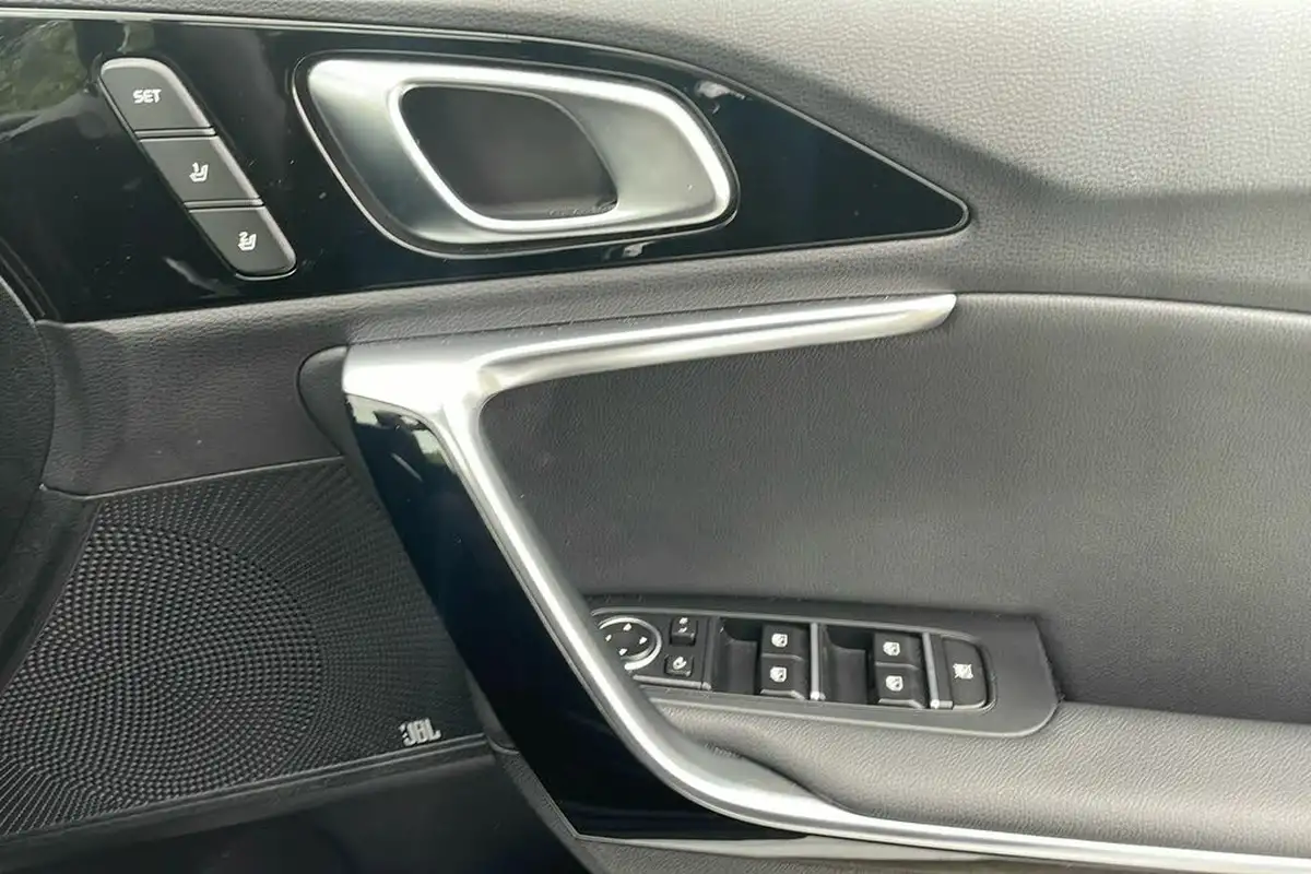 2019-kia-ceed-14-t-gdi-first-edition-sportswagon-dct-big-24