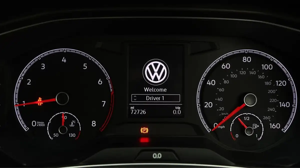 2018-volkswagen-t-roc-10-tsi-se-big-10