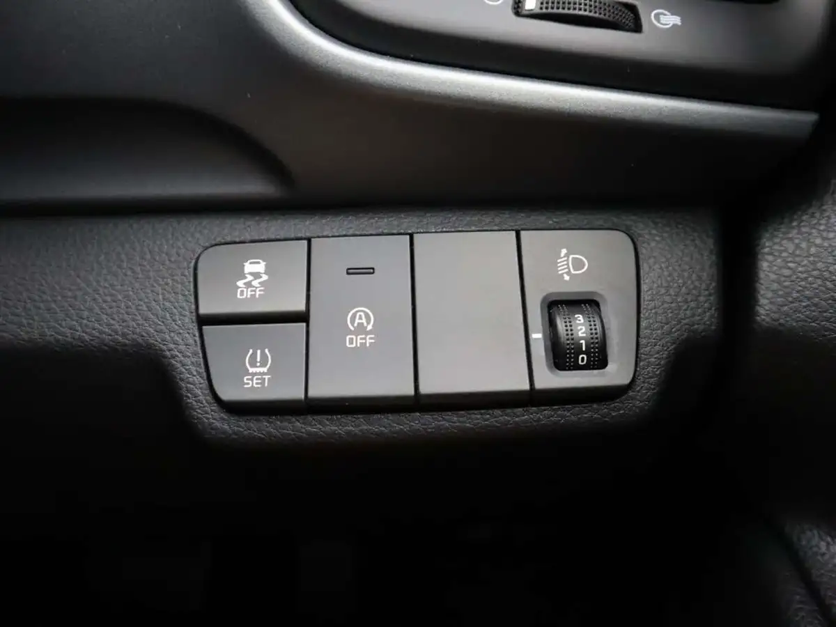 2025-kia-stonic-10-t-gdi-2-dct-big-36