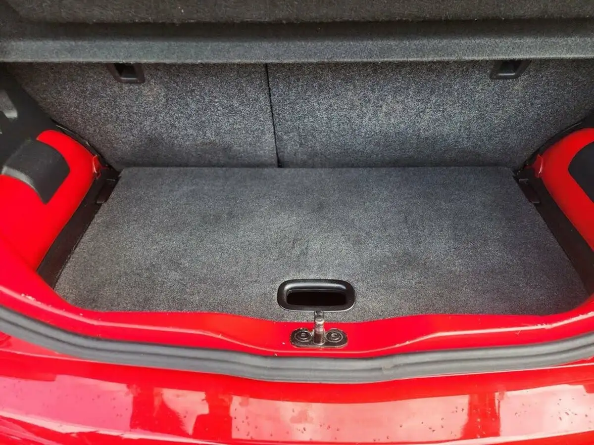 2013-volkswagen-up-10-high-up-3d-big-25