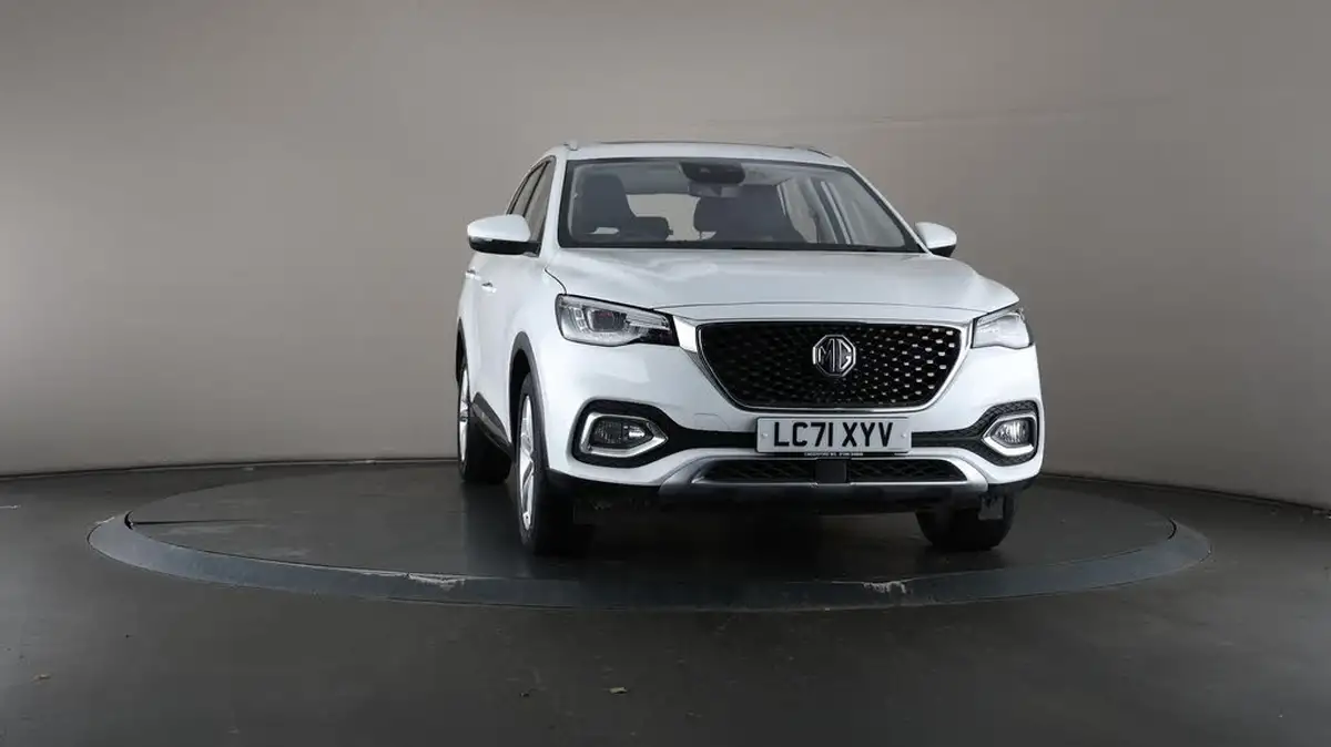 2021-mg-hs-15t-gdi-exclusive-162ps-big-50