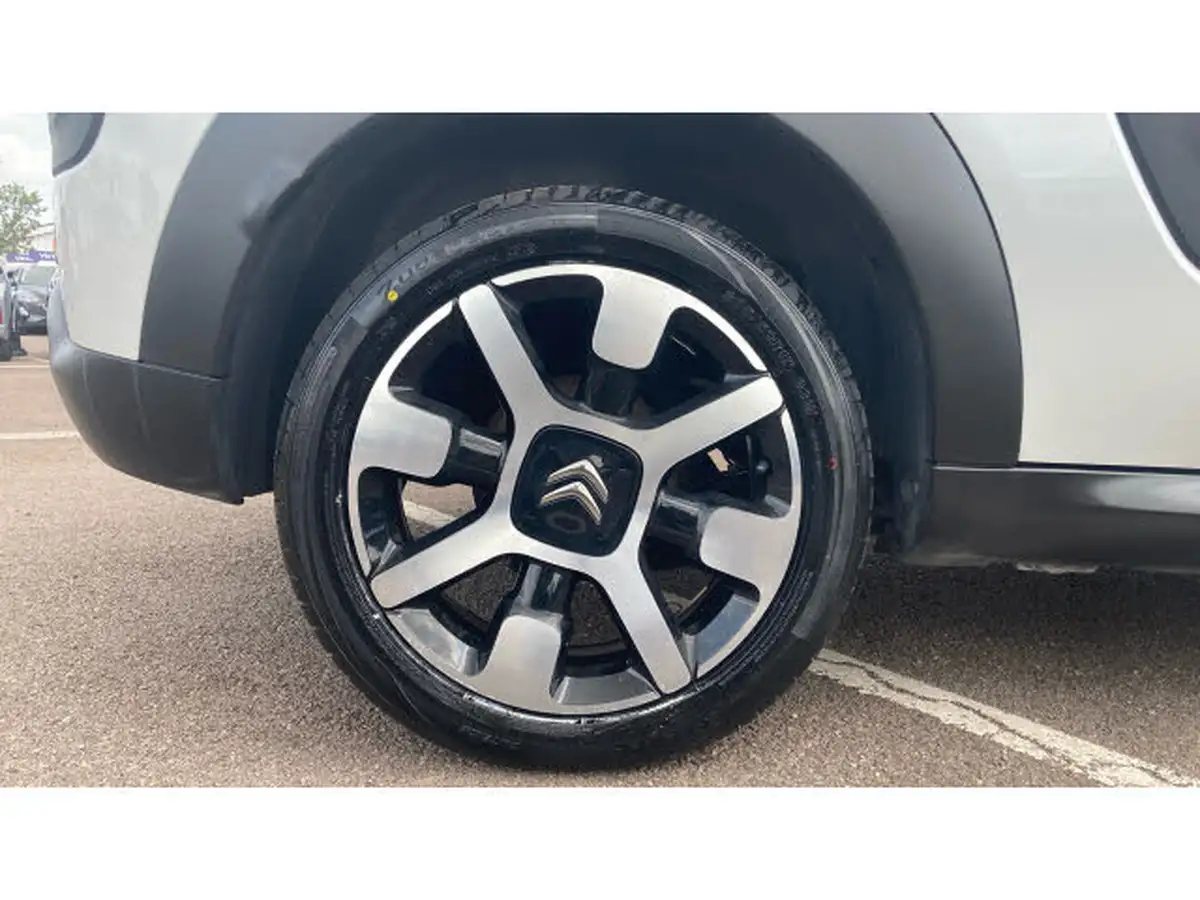 2016-citroen-c4-cactus-16bluehdi-flair-big-6