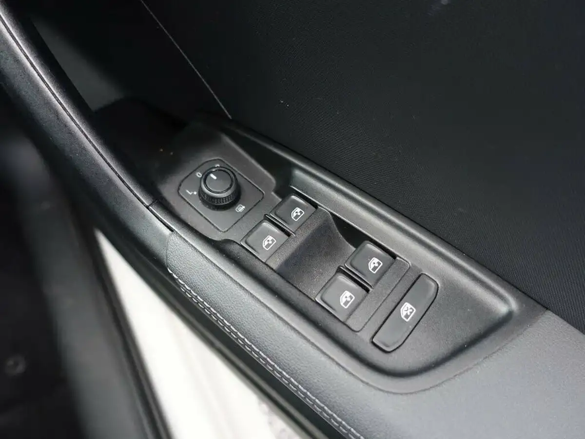 2019-audi-a1-10-30-tfsi-se-big-25