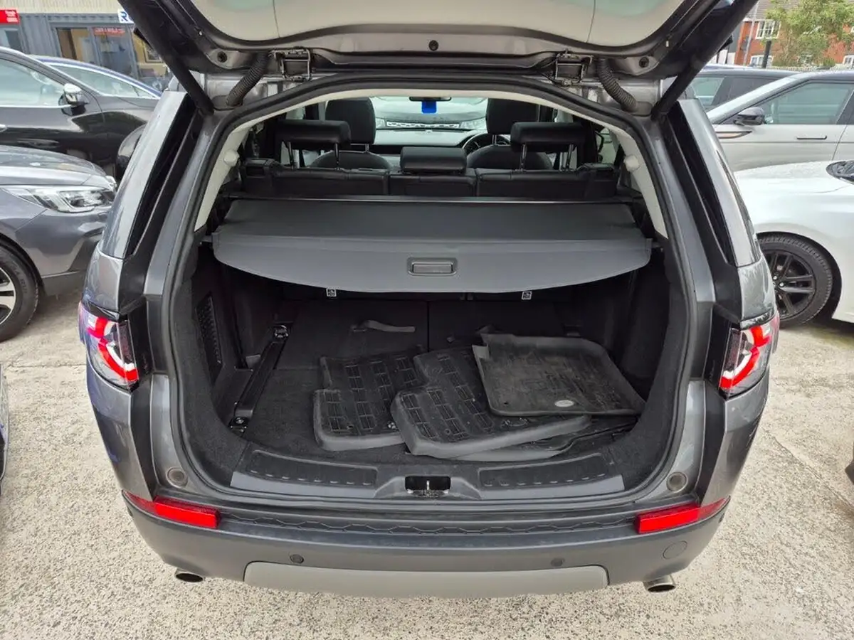 2017-land-rover-discovery-sport-20sd4-hse-black-big-7