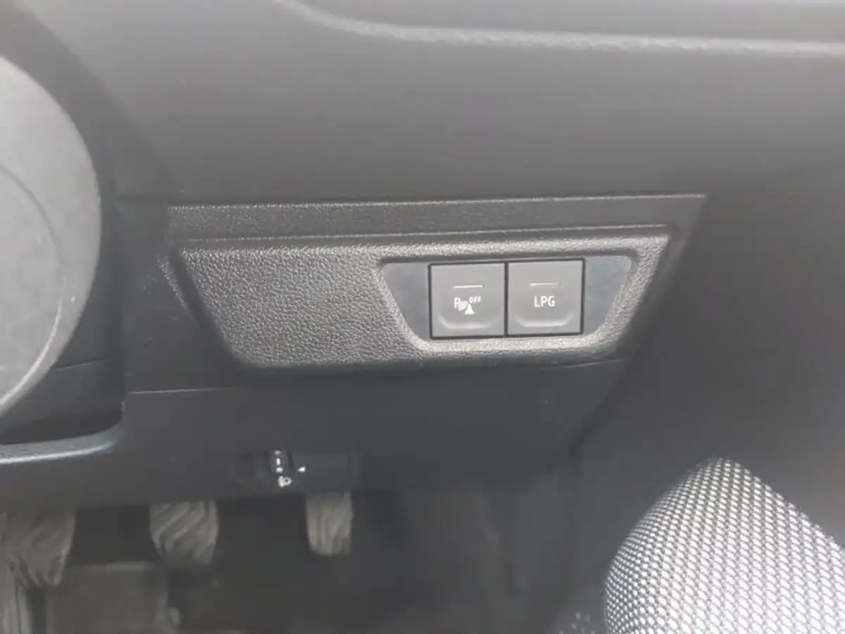 2021-dacia-sandero-10-tce-comfort-90bhp-big-16