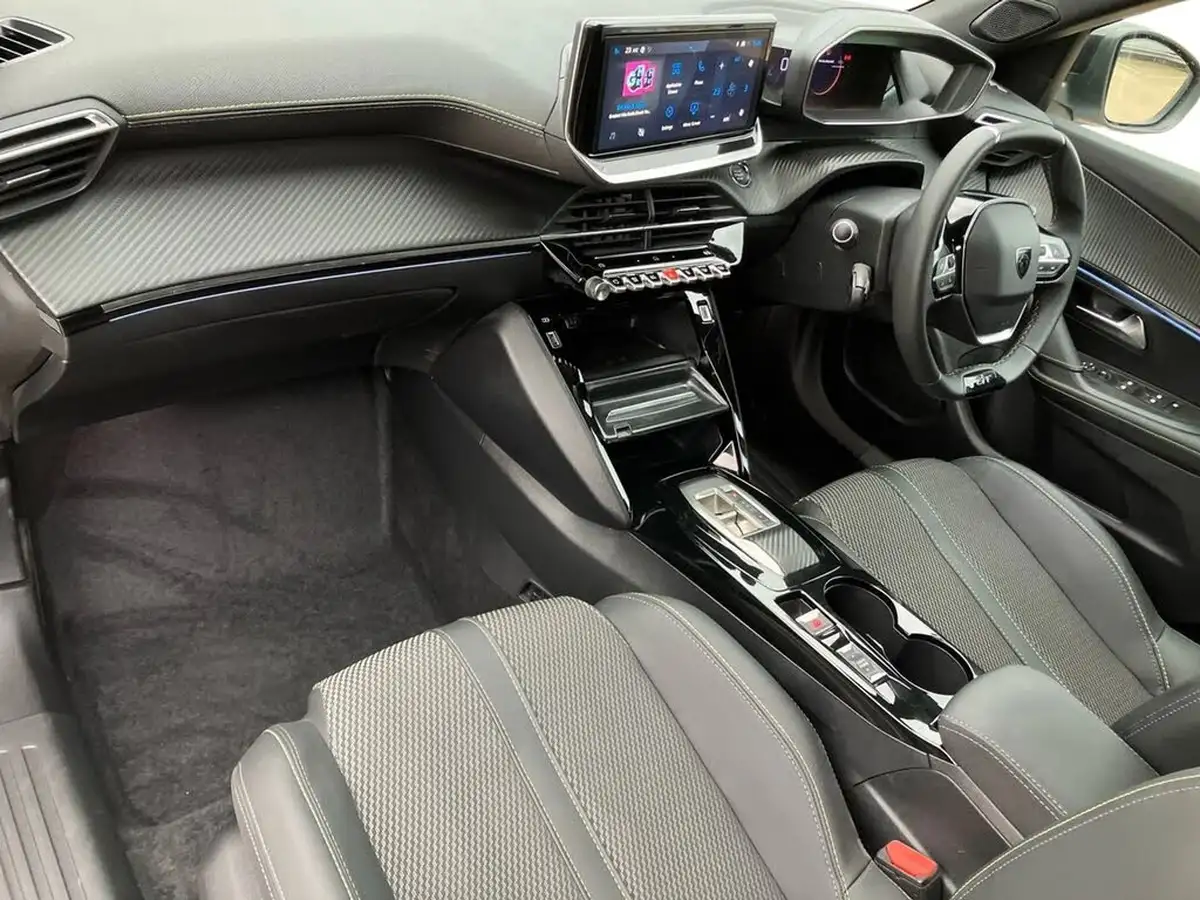 2024-peugeot-2008-suv-e-gt-136ps-50kwh-big-5