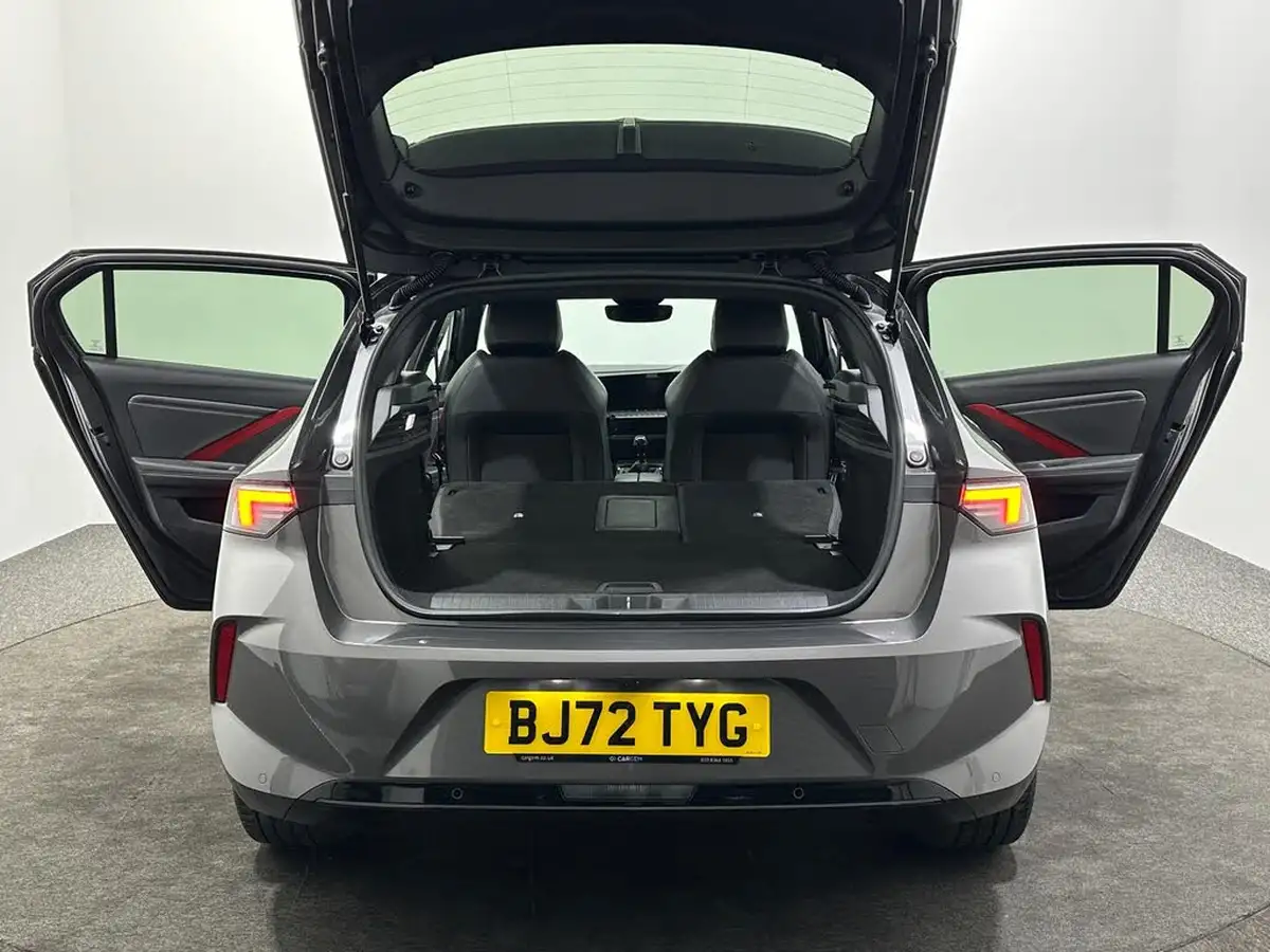 2022-vauxhall-astra-12-turbo-gs-line-hatchback-big-46