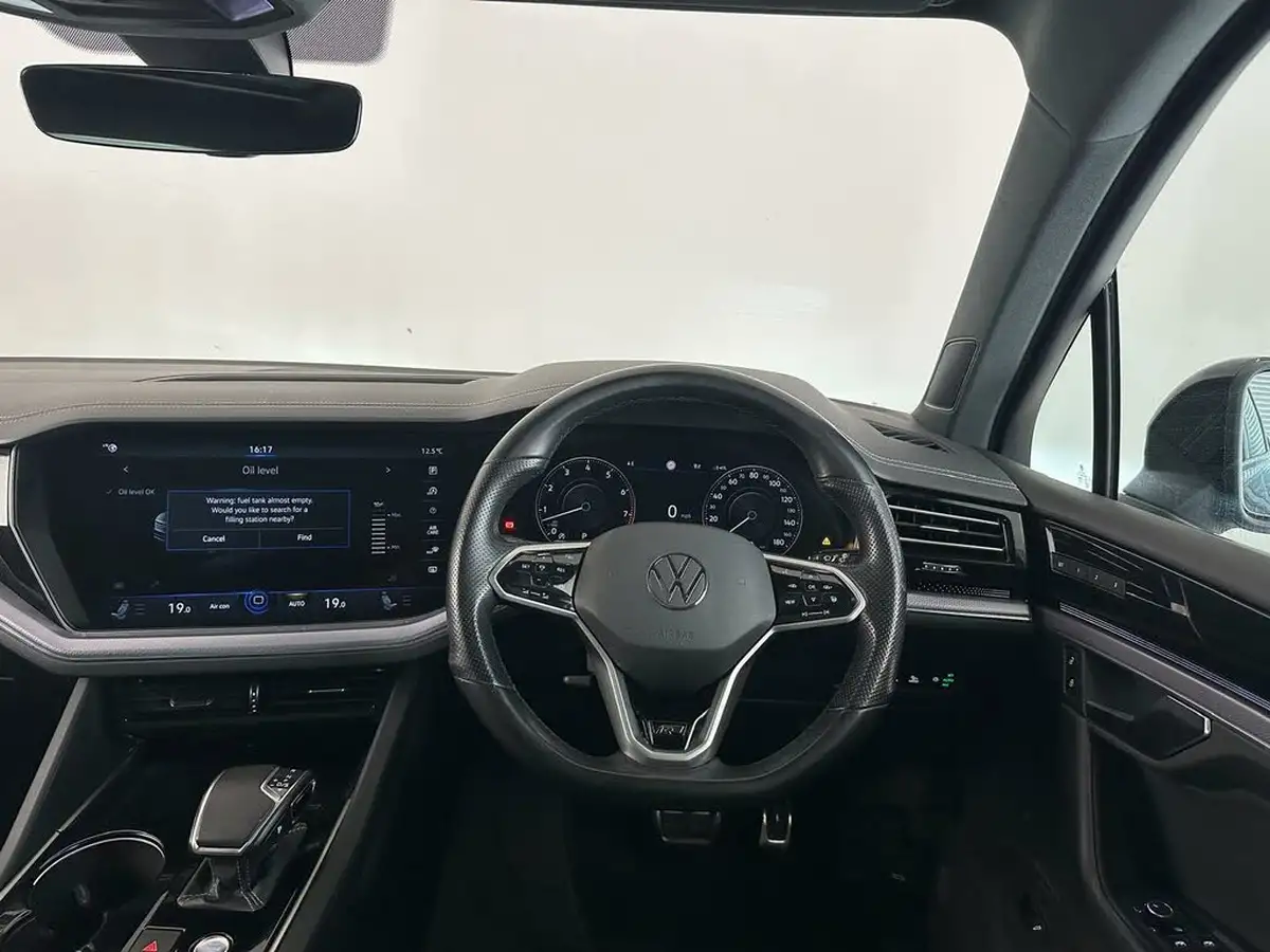 2020-volkswagen-touareg-30tsi-black-edition-big-35