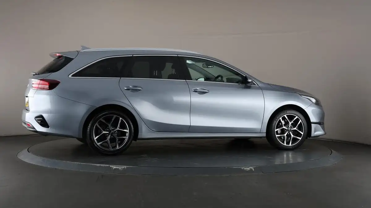 2022-kia-ceed-15-t-gdi-3-sportswagon-big-62