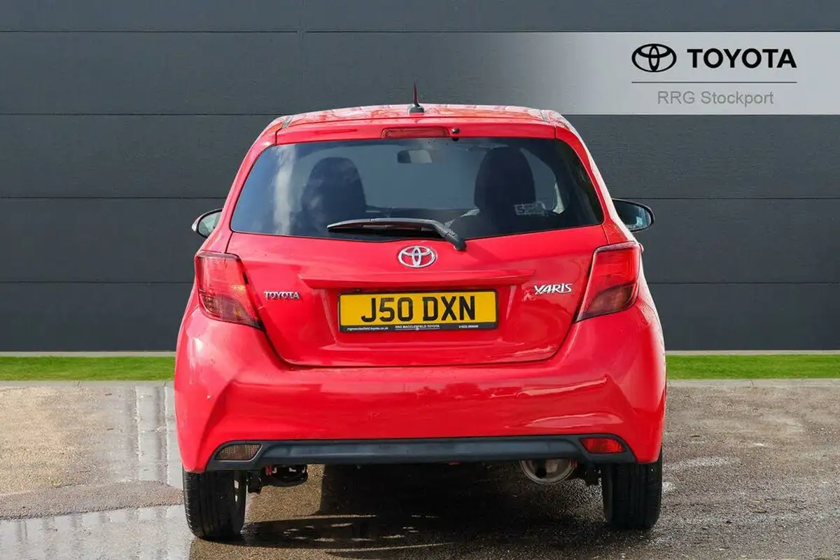 2016-toyota-yaris-10-vvt-i-icon-5d-big-18