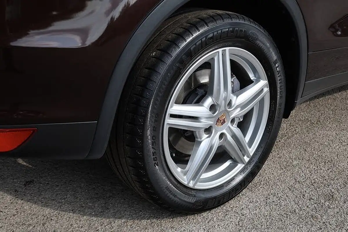 2014-porsche-cayenne-30td-platinum-edition-big-18