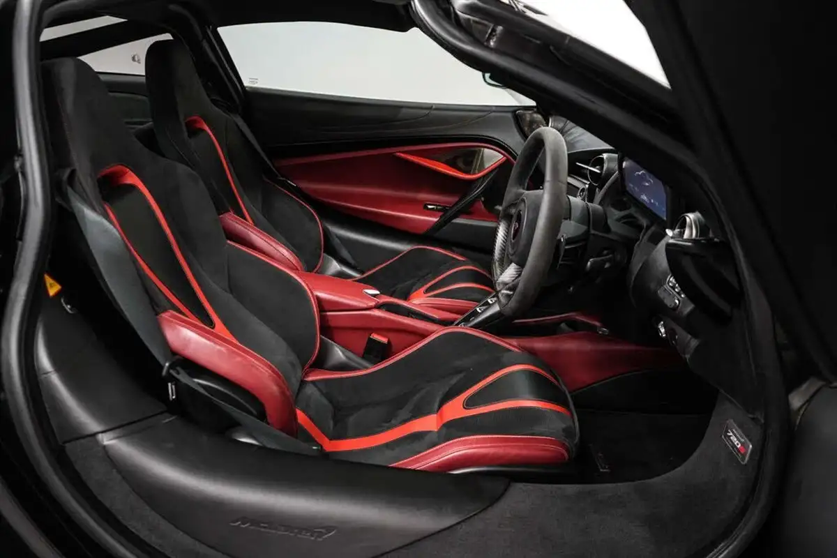 2019-mclaren-720s-40-luxury-big-20