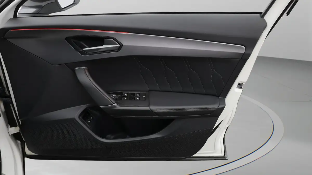 2022-cupra-formentor-14-e-hybrid-vz1-big-22