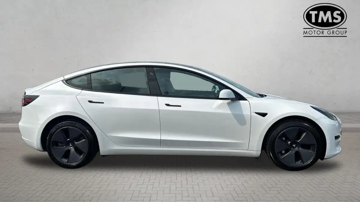 2023-tesla-model-3-e-rwd-241bhp-big-3