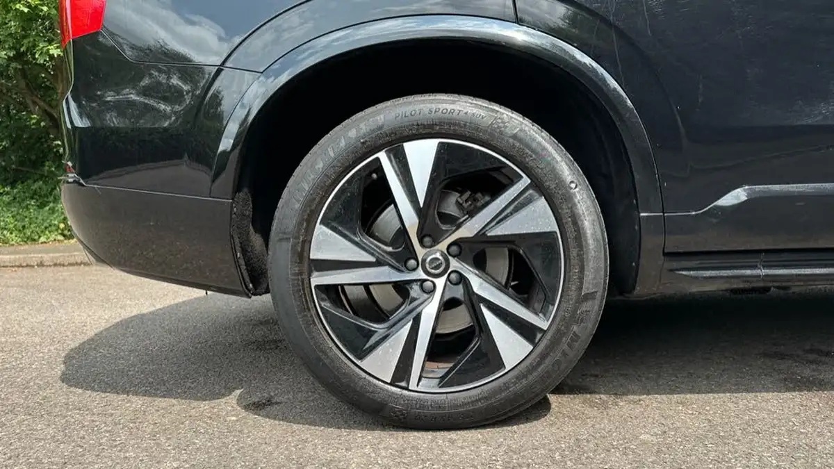 2022-volvo-xc90-20td-b5-r-design-big-41