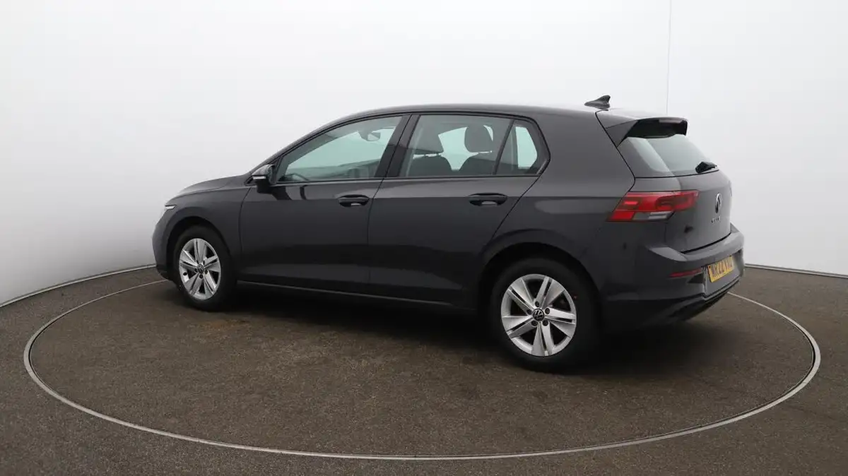 2022-volkswagen-golf-15-tsi-life-130ps-hatchback-big-35