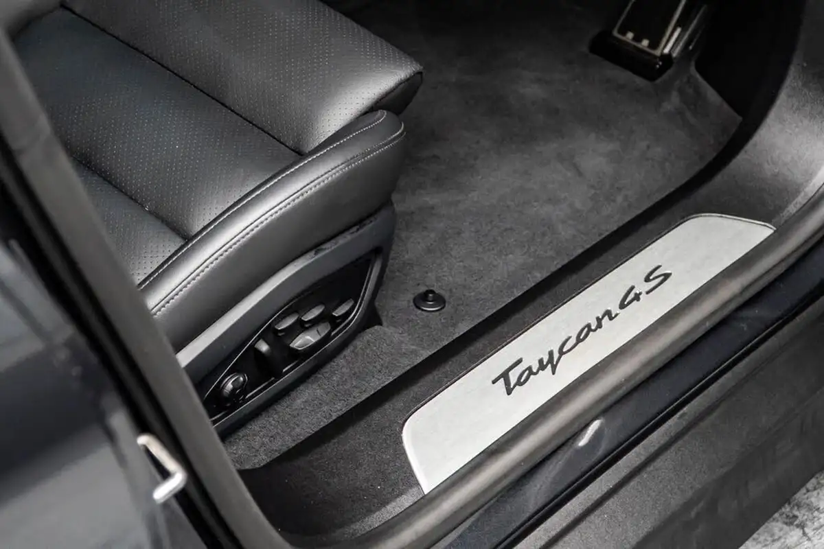 2024-porsche-taycan-e-4s-sport-turismo-544ps-big-39
