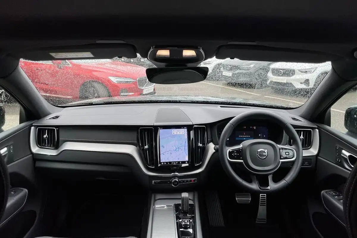 2021-volvo-xc60-20-b5-r-design-pro-awd-big-2