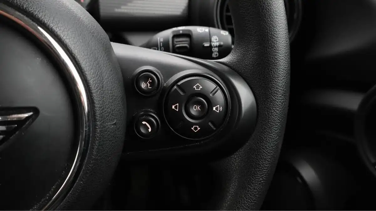 2018-mini-cooper-15-cooper-series-ii-ss-hatchback-5d-big-23