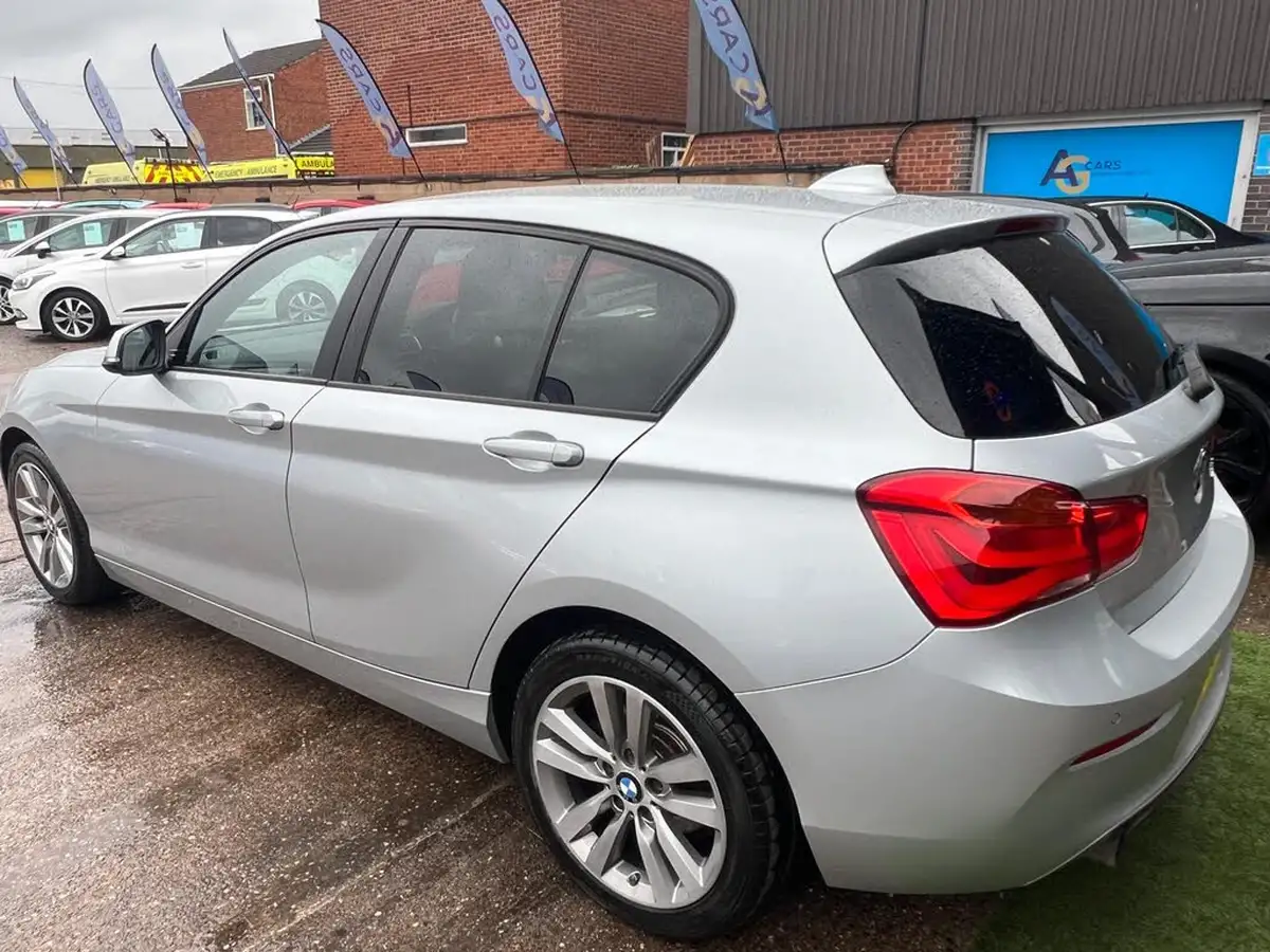 2016-bmw-1-series-15-118i-sport-5d-big-15