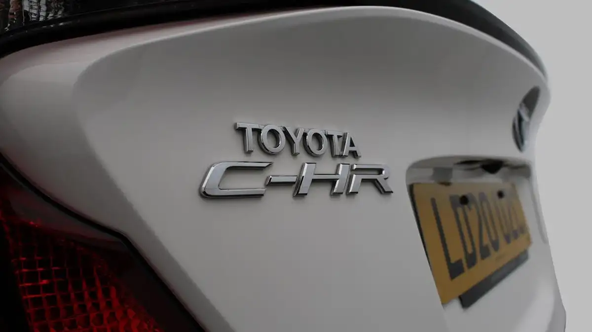 2020-toyota-c-hr-18-vvt-i-design-big-22