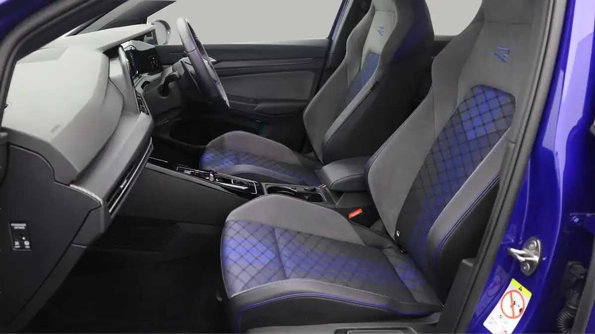 2023-volkswagen-golf-20-tsi-r-320ps-hatchback-big-14