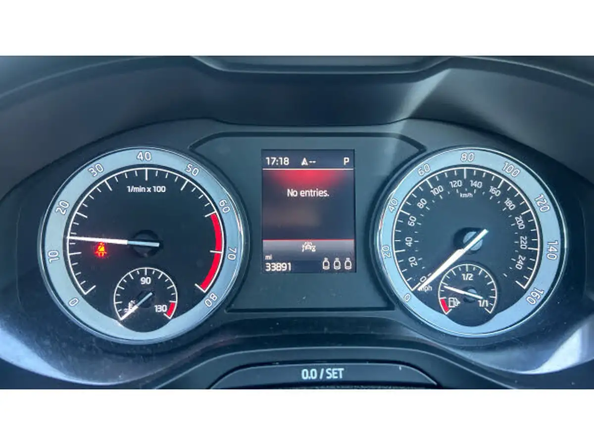 2021-skoda-karoq-15-tsi-sportline-dsg-big-17
