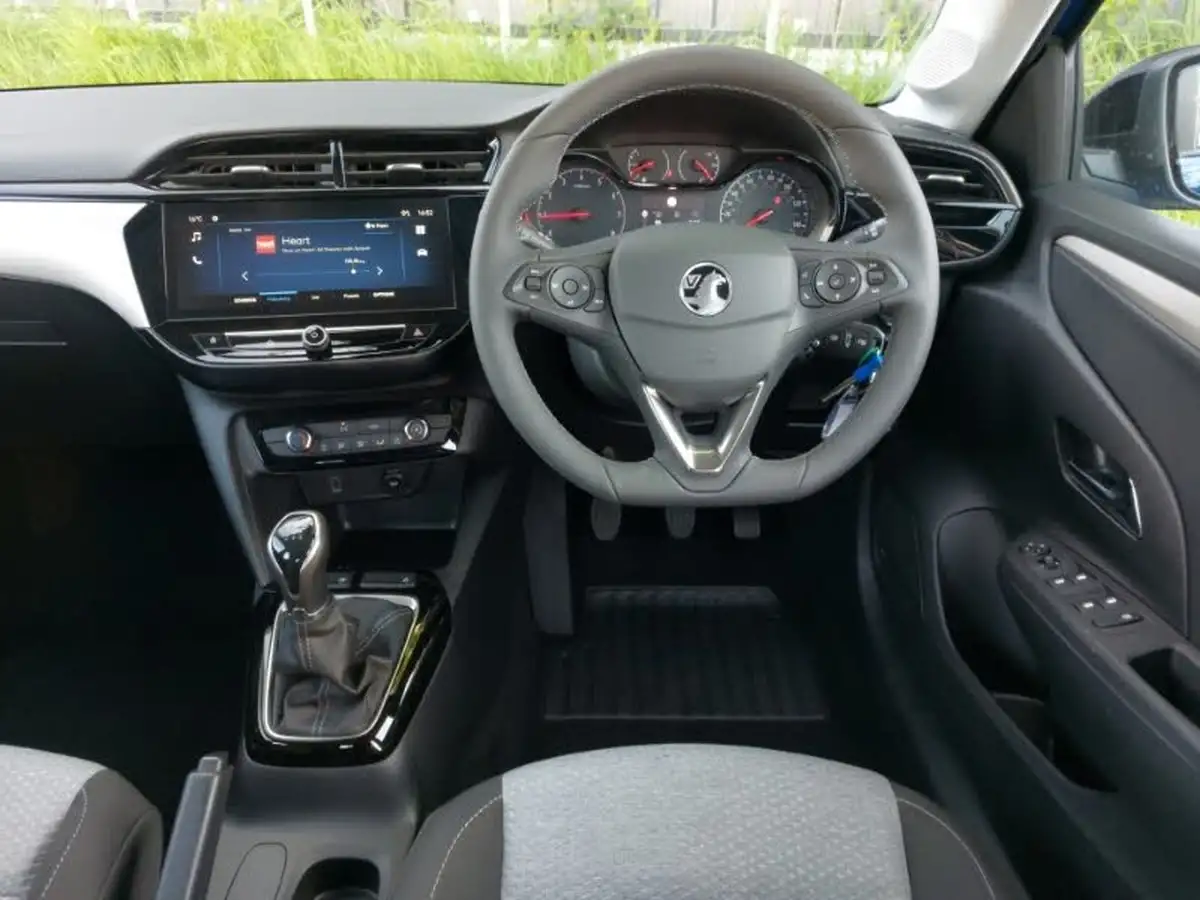 2024-vauxhall-corsa-12i-design-big-6