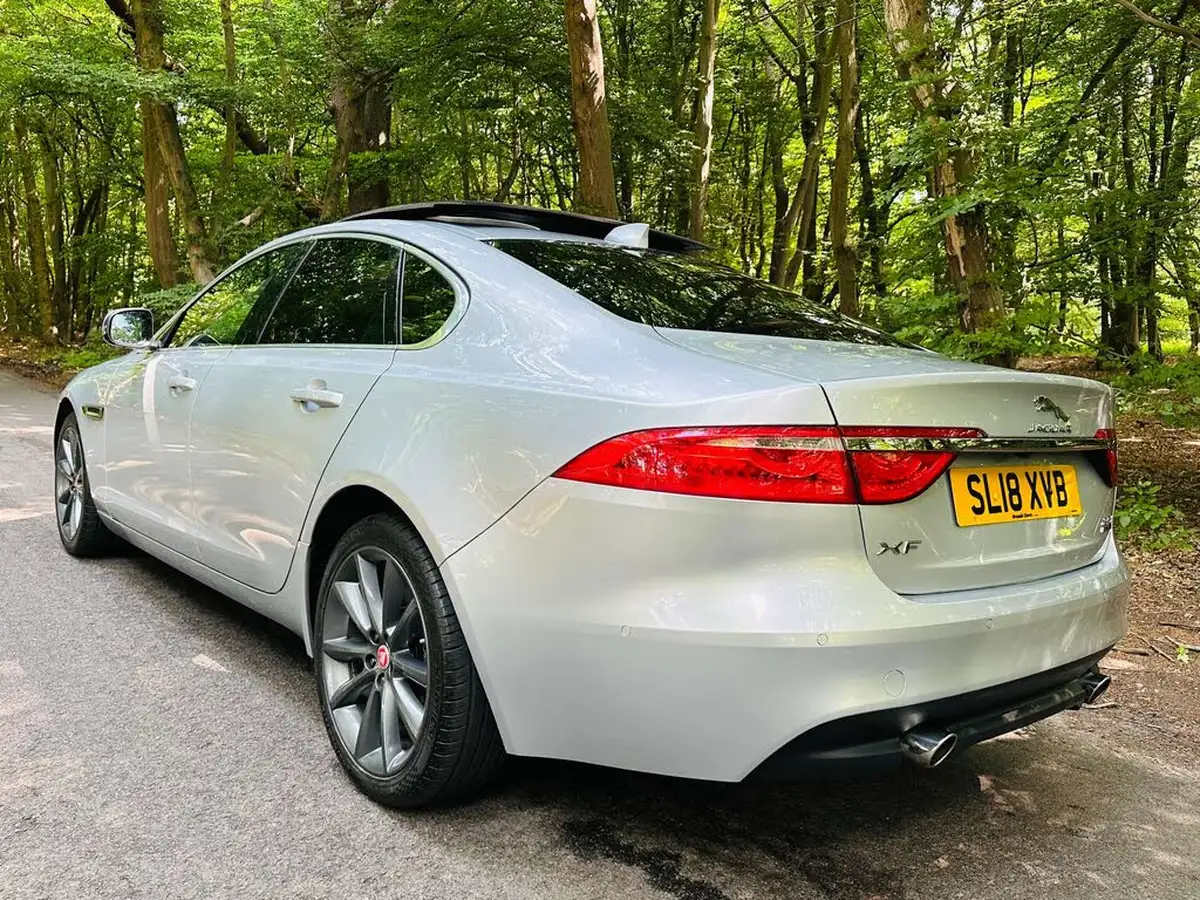 2018-jaguar-xf-20td-portfolio-240ps-awd-saloon-4d-1998cc-auto-big-34
