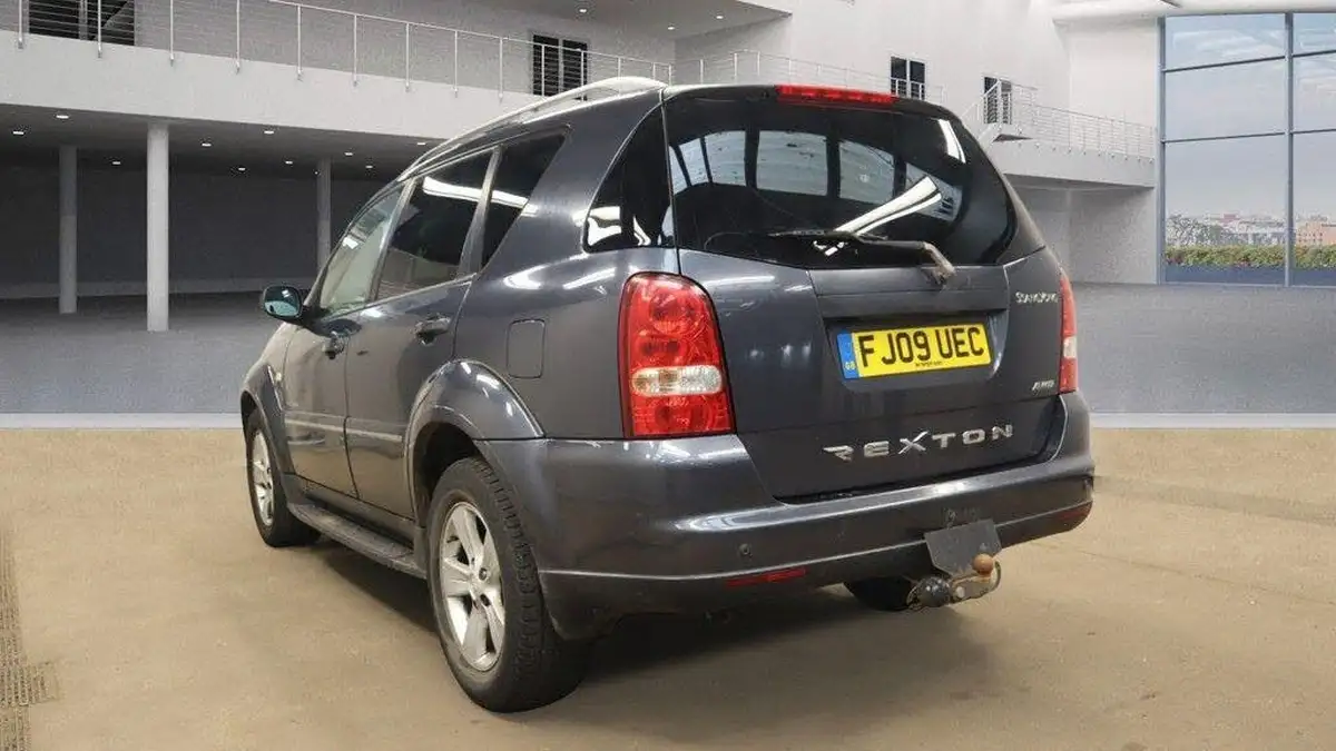 2009-kgm-ssangyong-rexton-27td-spr-270-7st-t-tronic-big-6