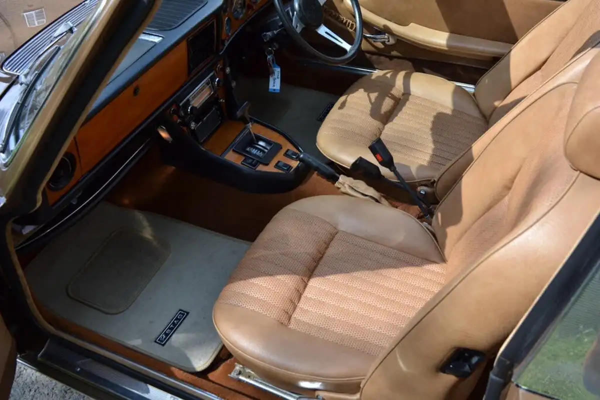 1975-triumph-stag-30-auto-big-13