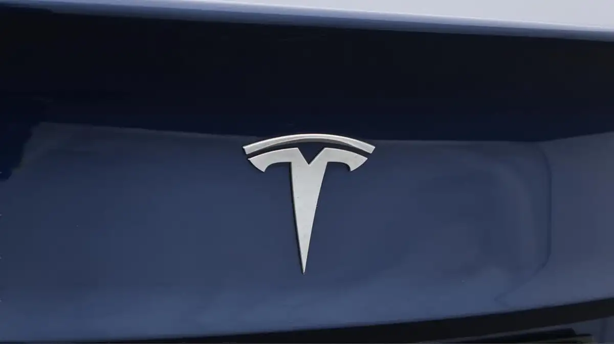 2021-tesla-model-3-e-long-range-4x4-big-21