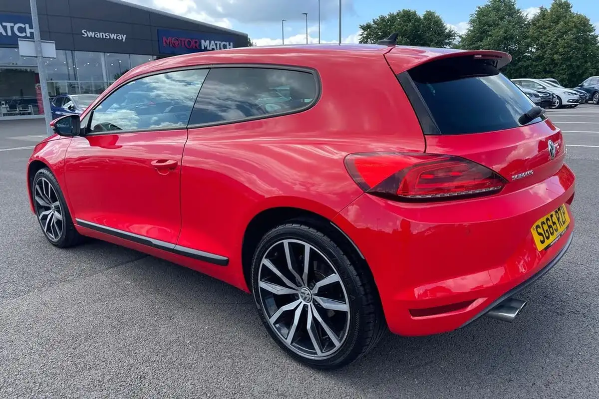 2015-volkswagen-scirocco-14-tsi-gt-big-29