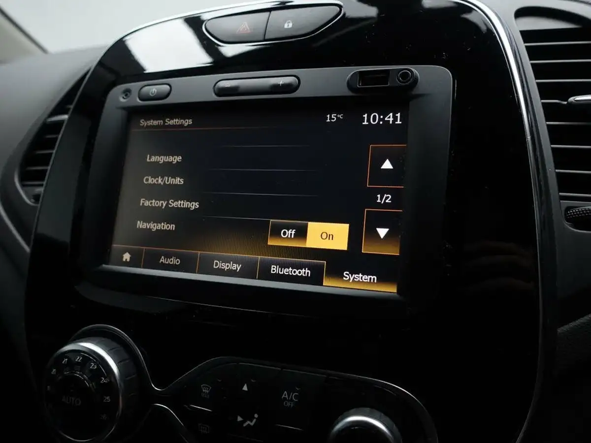 2017-renault-captur-09-tce-dynamique-nav-big-22