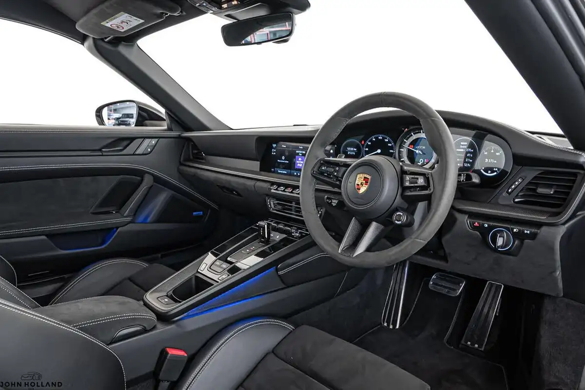 2022-porsche-911-30-targa-4-gts-pdk-big-2