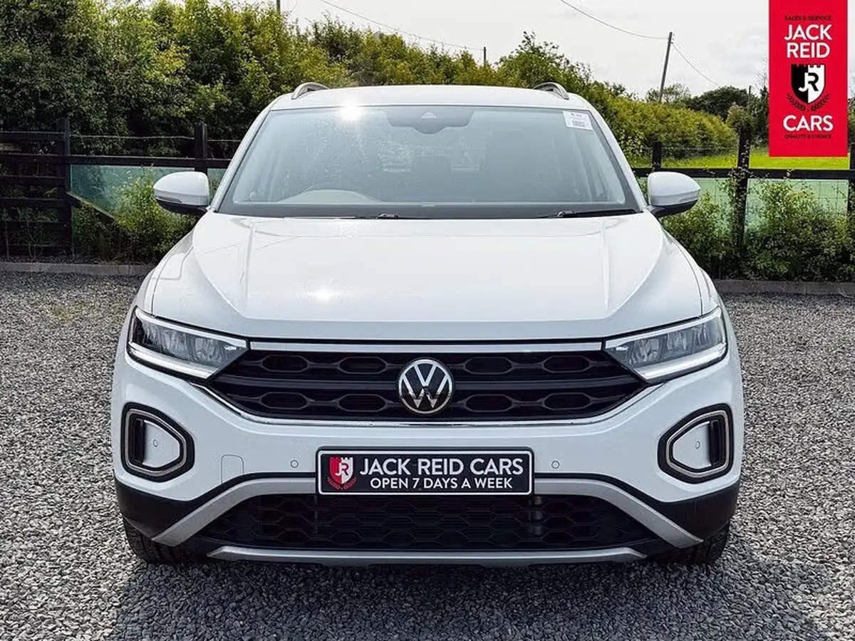 2023-volkswagen-t-roc-10-tsi-life-big-5