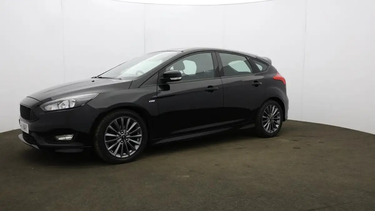 2018-ford-focus-10t-st-line-140ps-hatchback-big-37