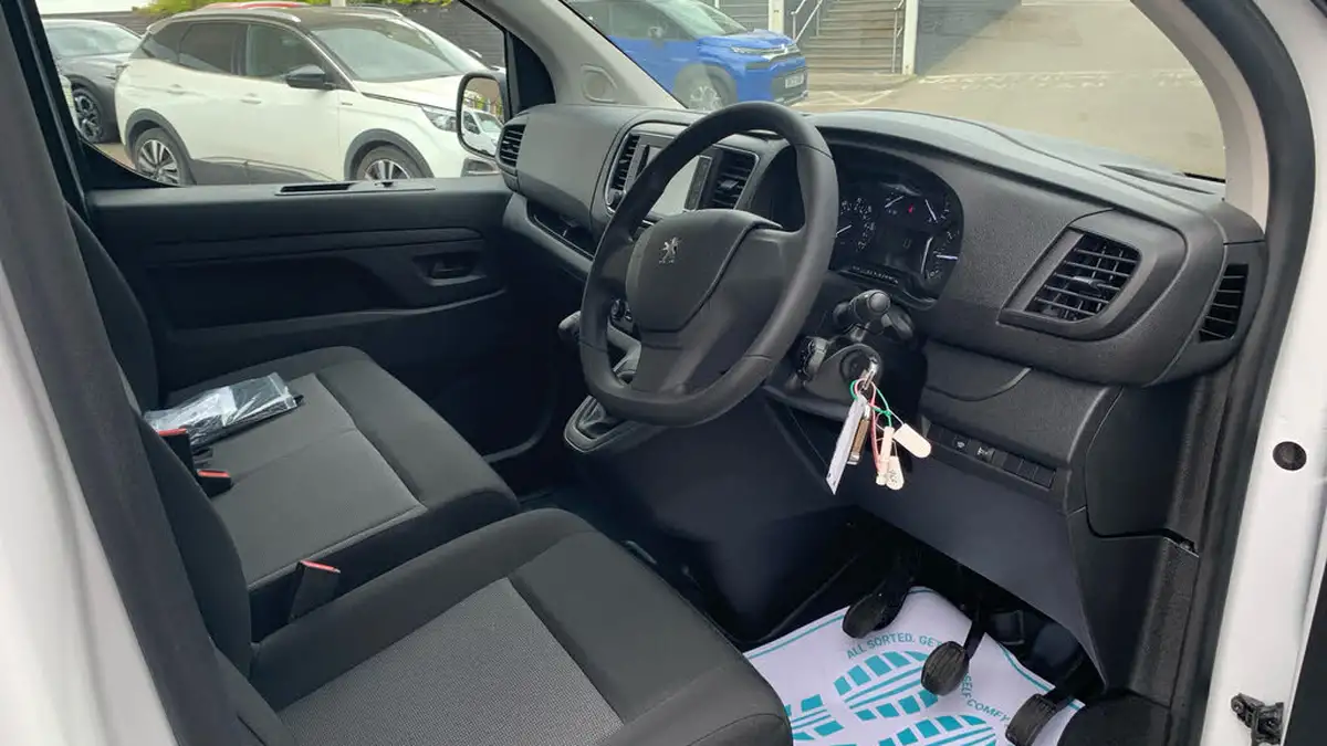 2023-peugeot-expert-15-bluehdi-professional-premium-standard-1000-big-10