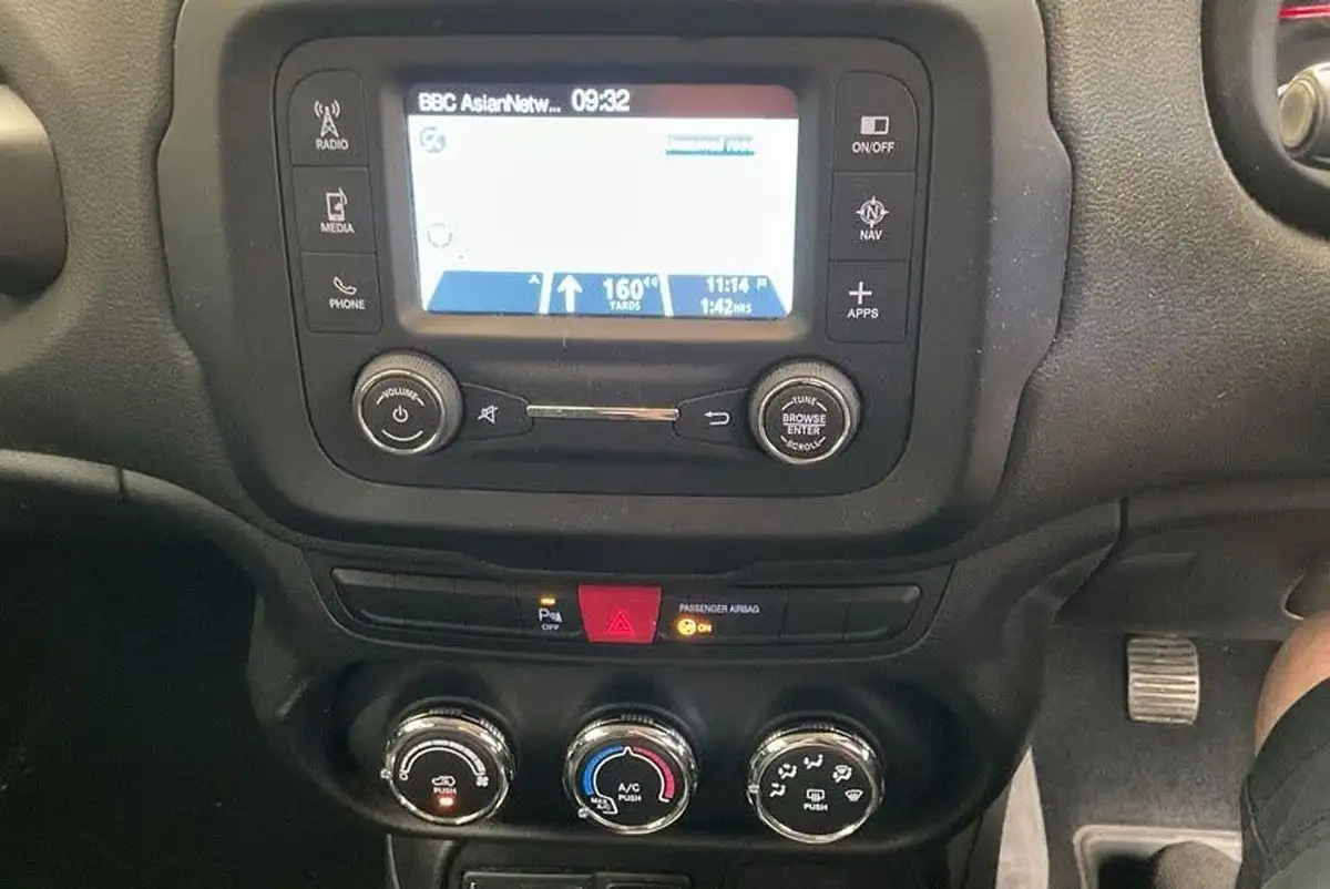 2015-jeep-renegade-16-multijet-ii-longitude-ss-big-1