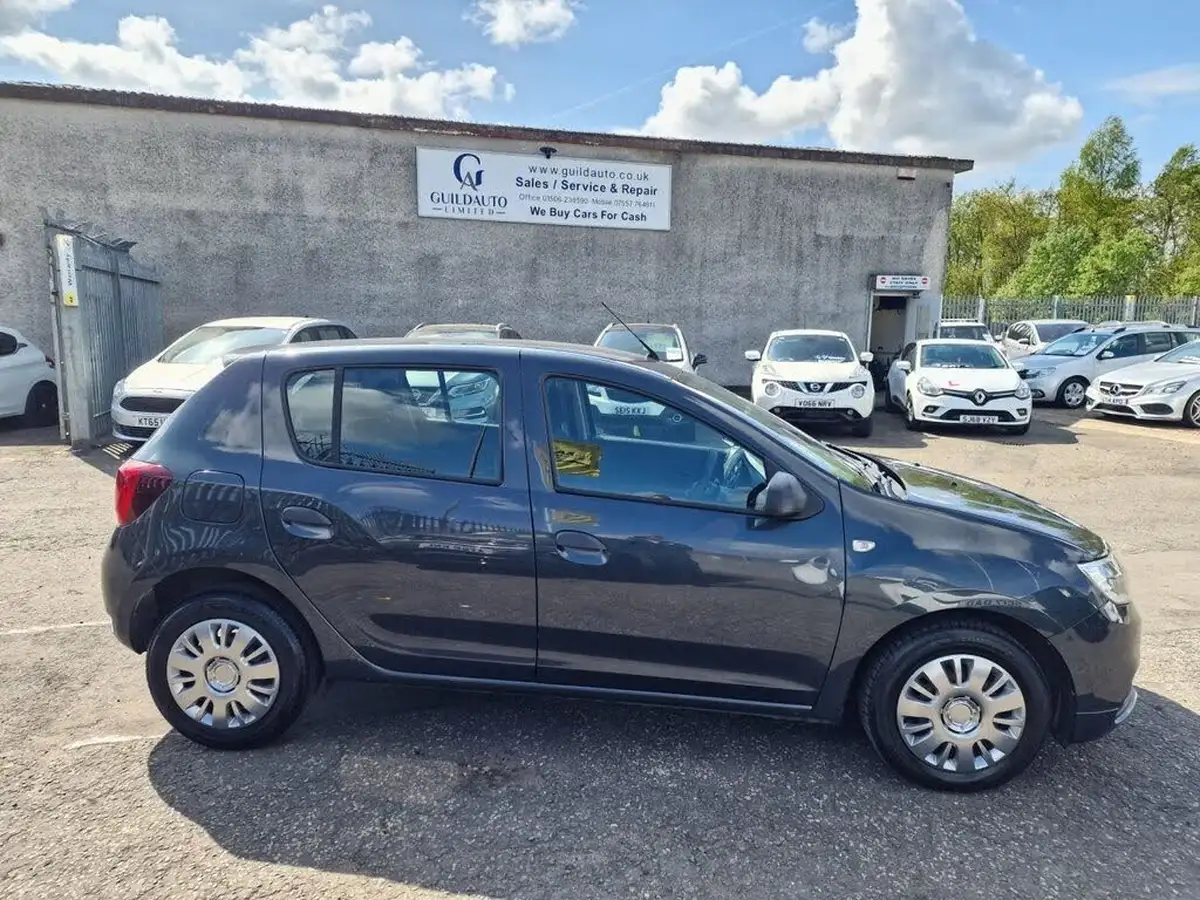 2019-dacia-sandero-10-sce-essential-big-9