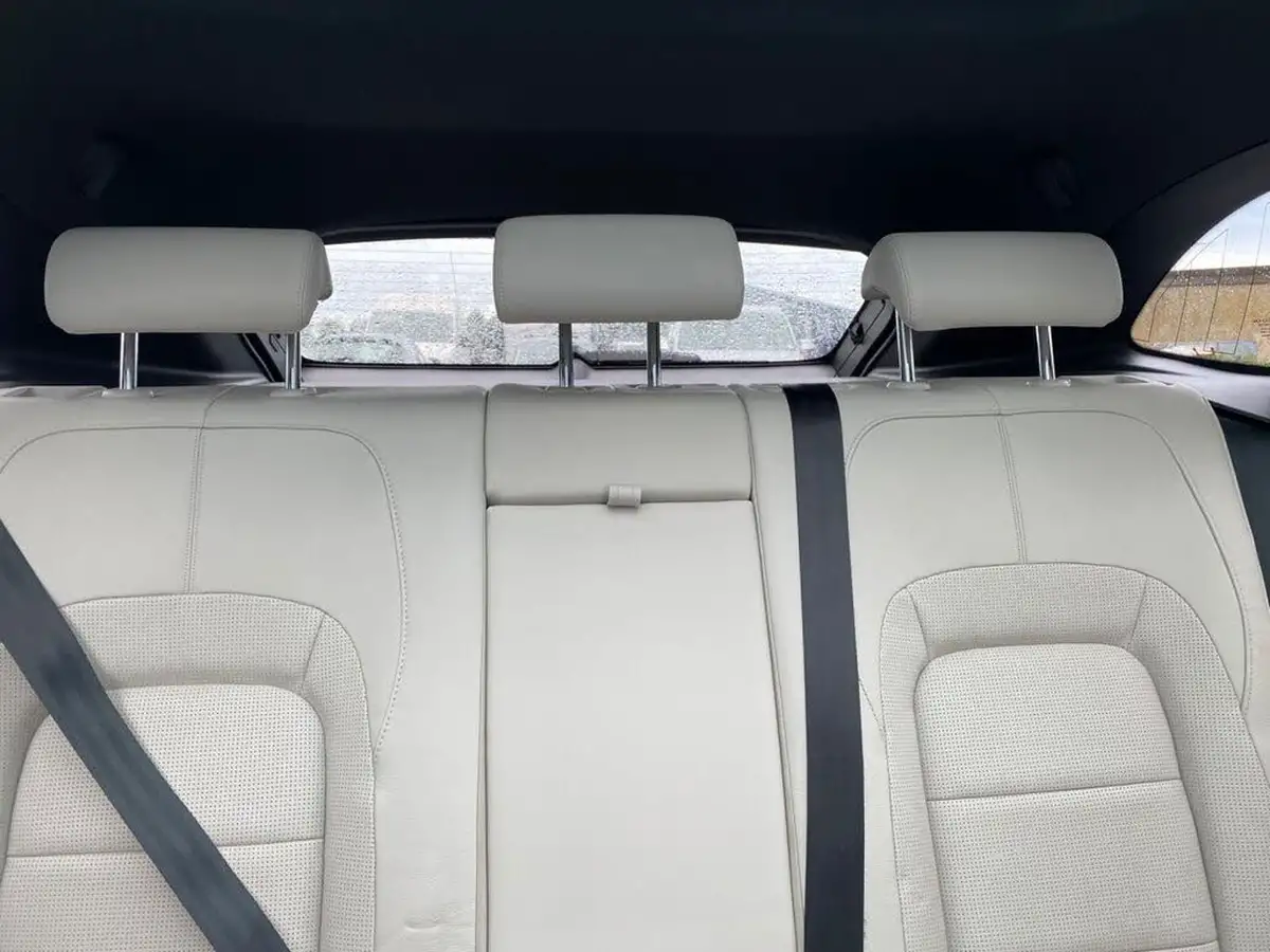 2022-jaguar-f-pace-20-d200-r-dynamic-black-big-29