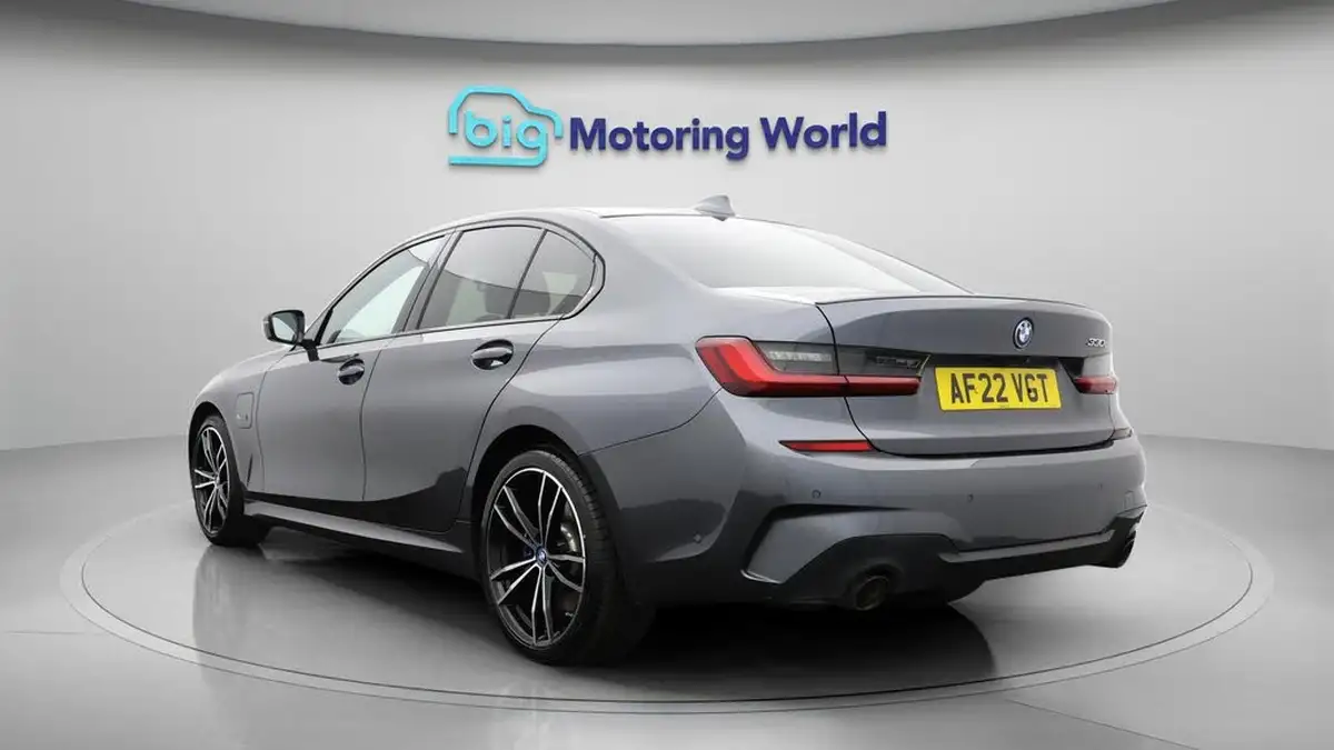 2022-bmw-3-series-20-330e-m-sport-pro-pack-saloon-4d-big-5