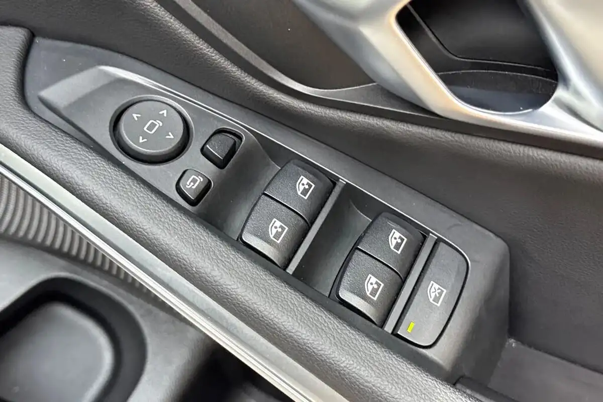 2022-bmw-3-series-20-320i-xdrive-m-sport-big-39