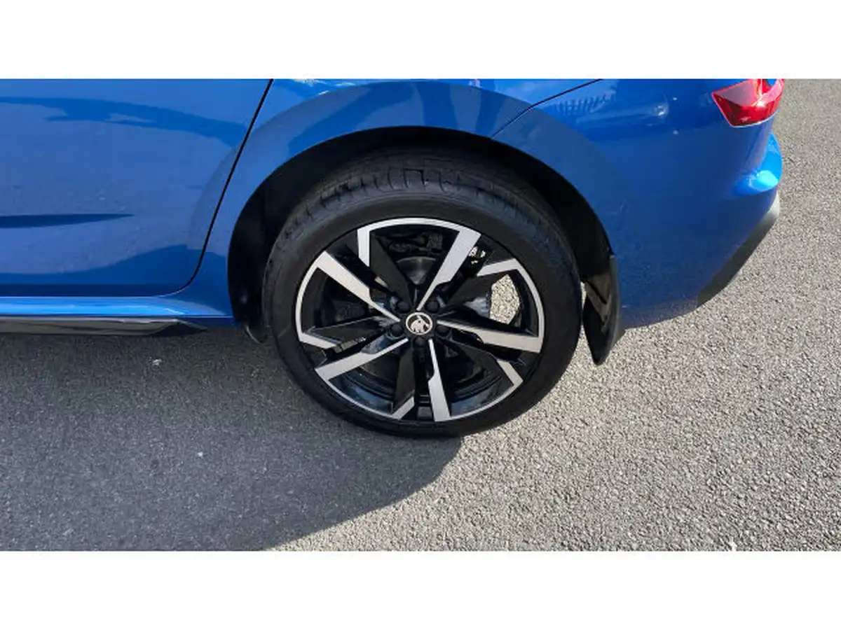 2025-skoda-kamiq-10-tsi-monte-carlo-116ps-dsg-big-40